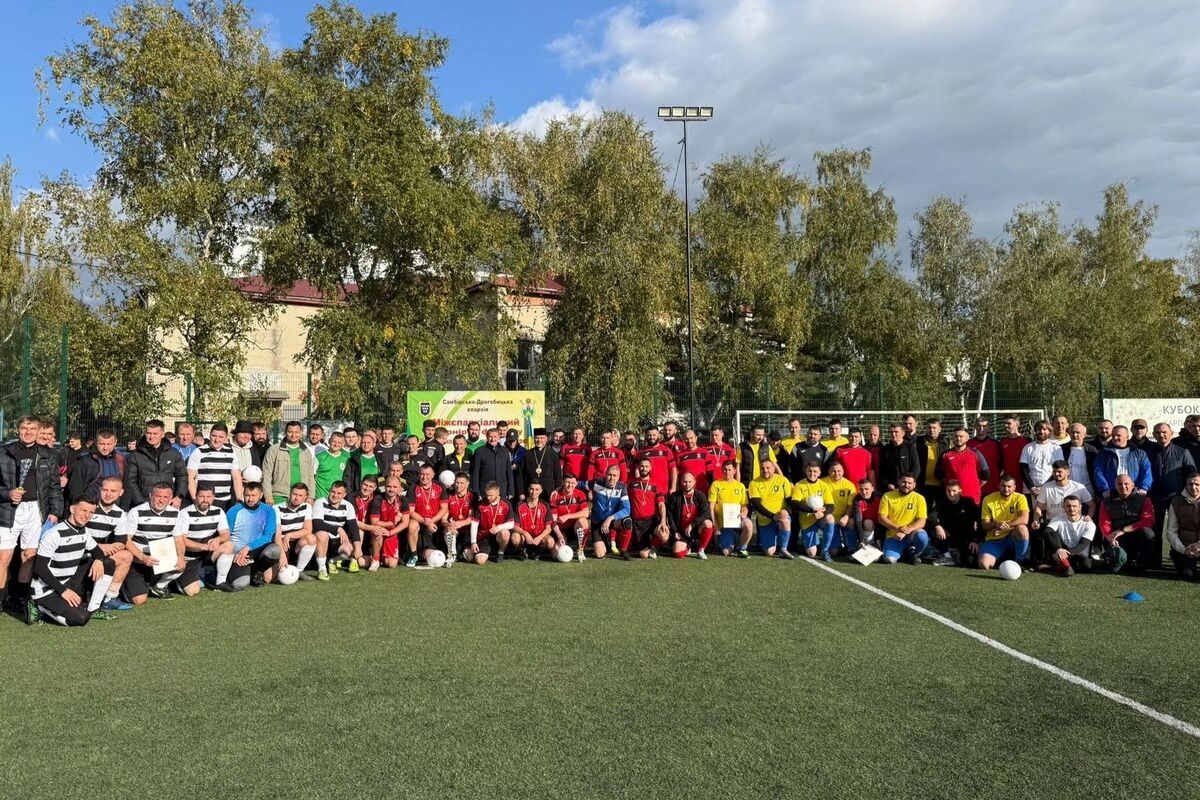 Духовенство Чернівецької єпархії УГКЦ змагалося за кубок у ювілейному турнірі з мініфутболу в Дрогобичі