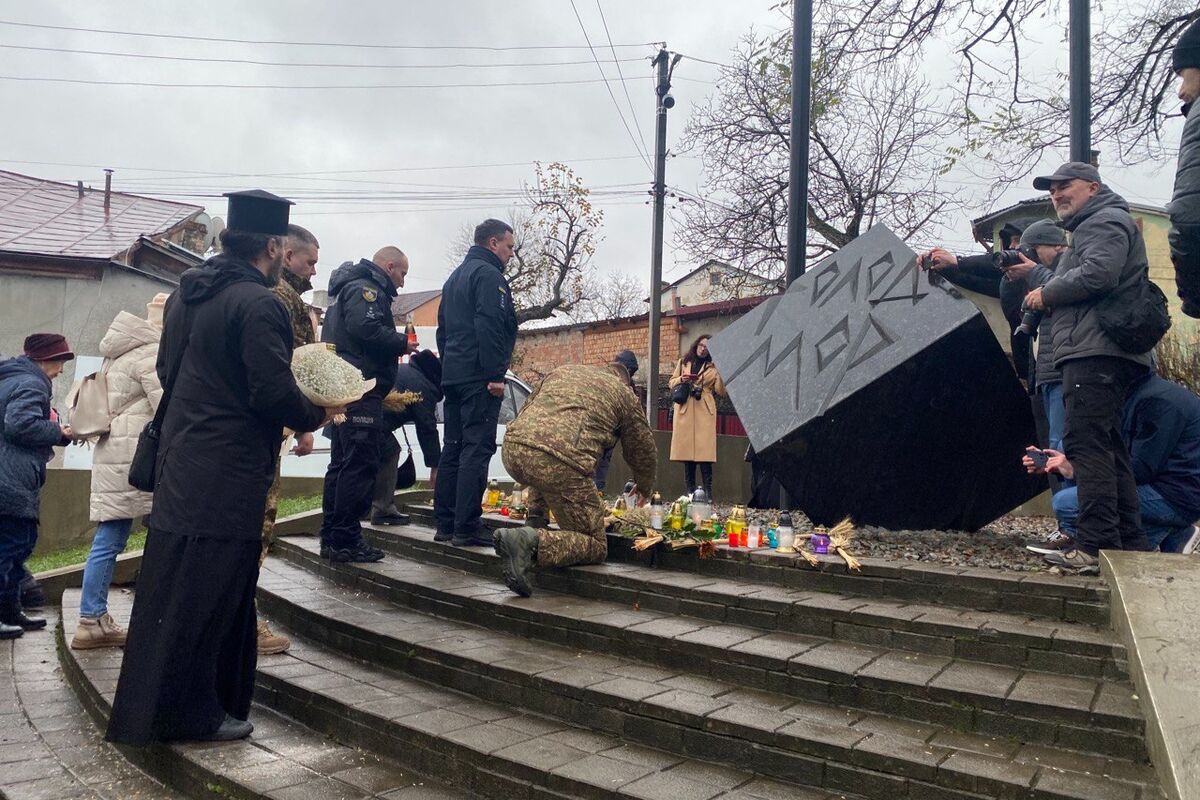 Чернівчани молитовно вшанували пам’ять жертв Голодоморів