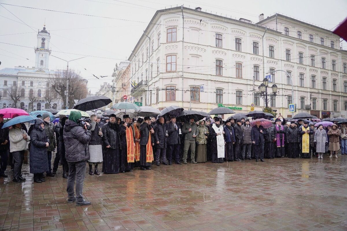 Національний день молитви: у четверту річницю повномасштабного вторгнення чернівчани молились за Україну